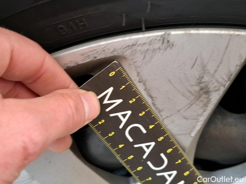  Renault  Megane  IV Berline 5pt. Société Air Nav 1.5 dCi 90CV BVM6 E6 #26