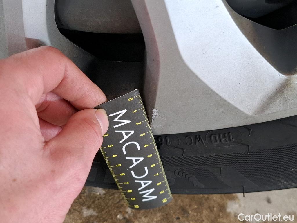  Renault  Megane  IV Berline 5pt. Société Air Nav 1.5 dCi 90CV BVM6 E6 #15