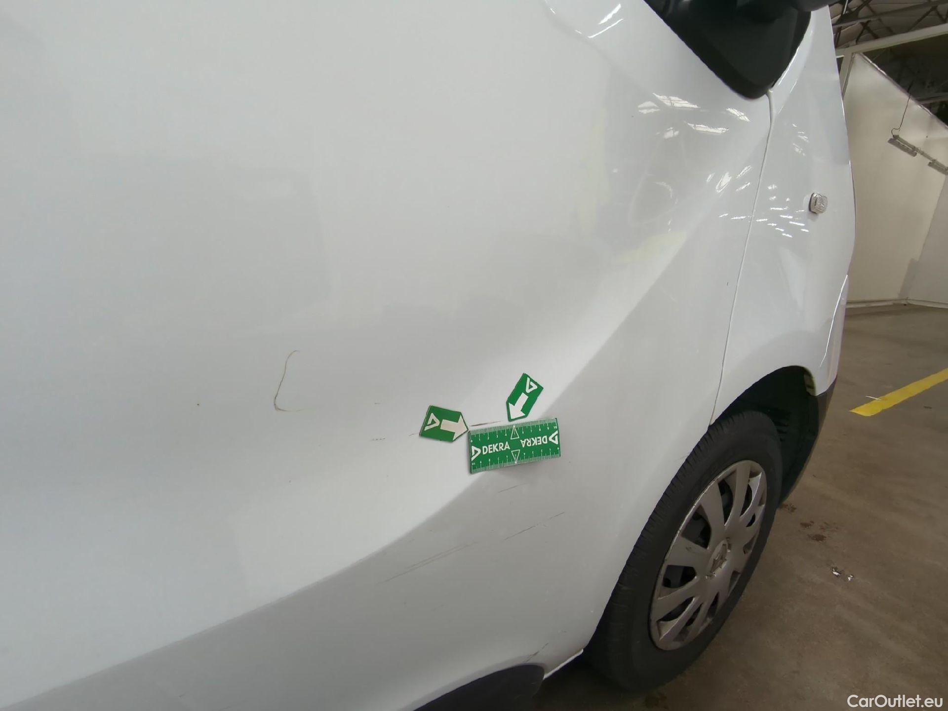  Renault  Trafic RENAULT  VU 4p Fourgon FG GCF L1H1 1000 dCi 95 E6 #21