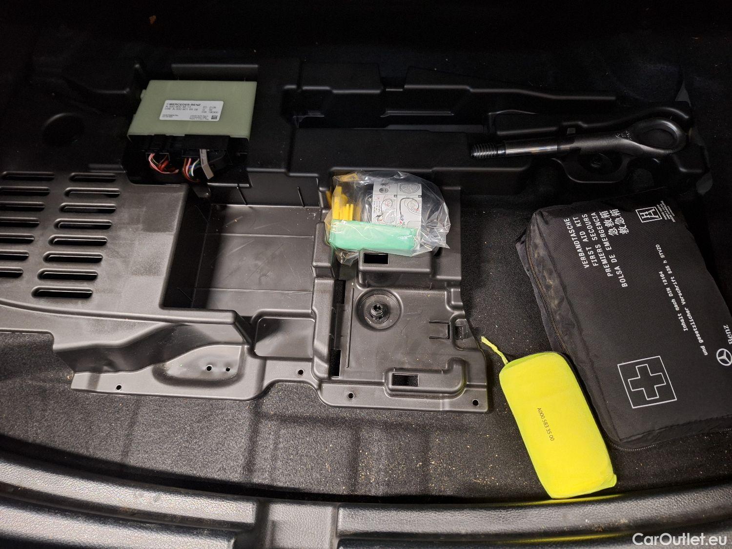  Mercedes  A-Klasse Mercedes, A-Class Berline '18, Mercedes-Benz  Limousine A 180d Business S #1