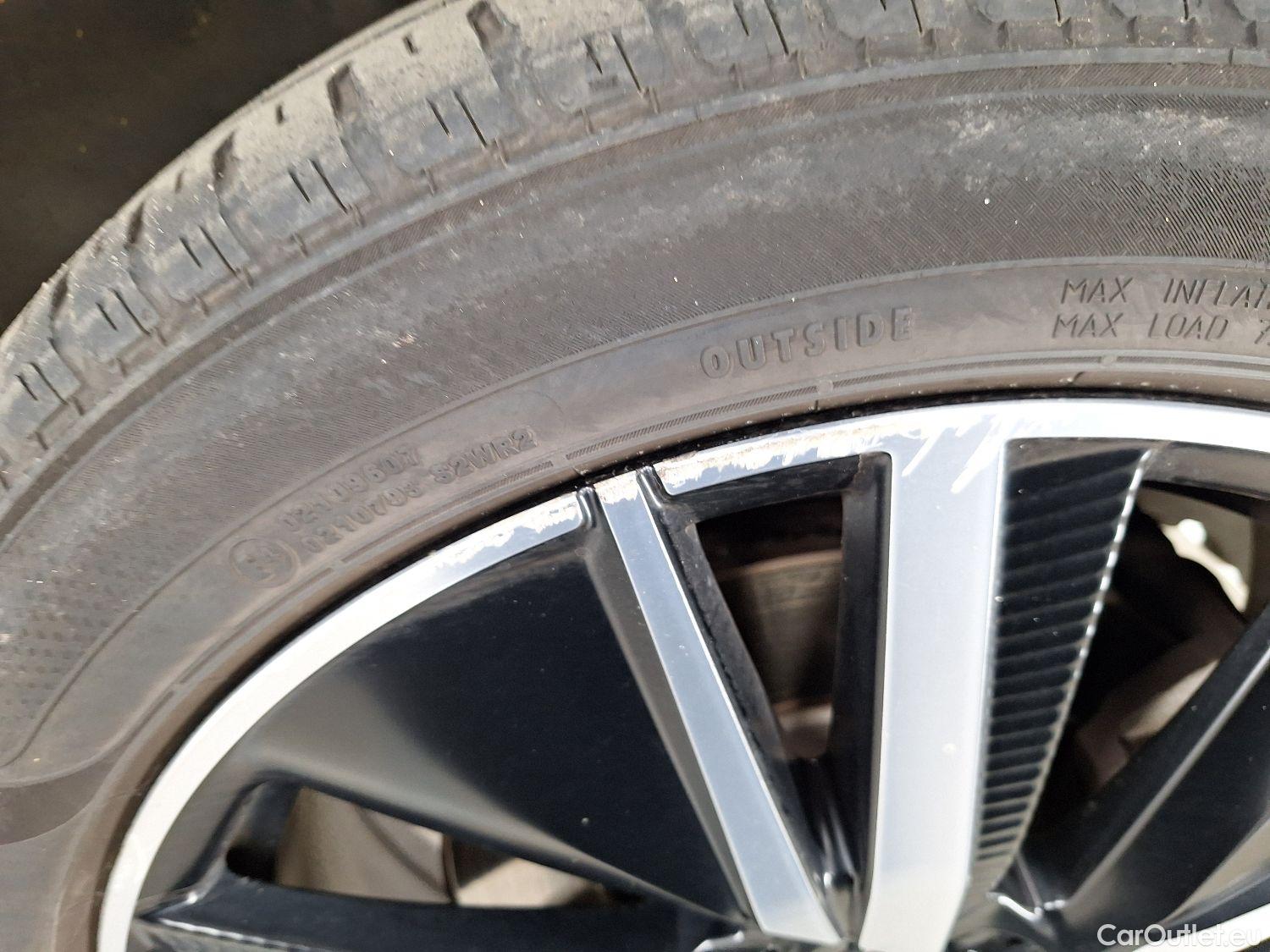  Peugeot  3008 Peugeot,  FL'20 PHEV, Peugeot  Hybrid 225 e-Auto8 GT Pack 5d #4