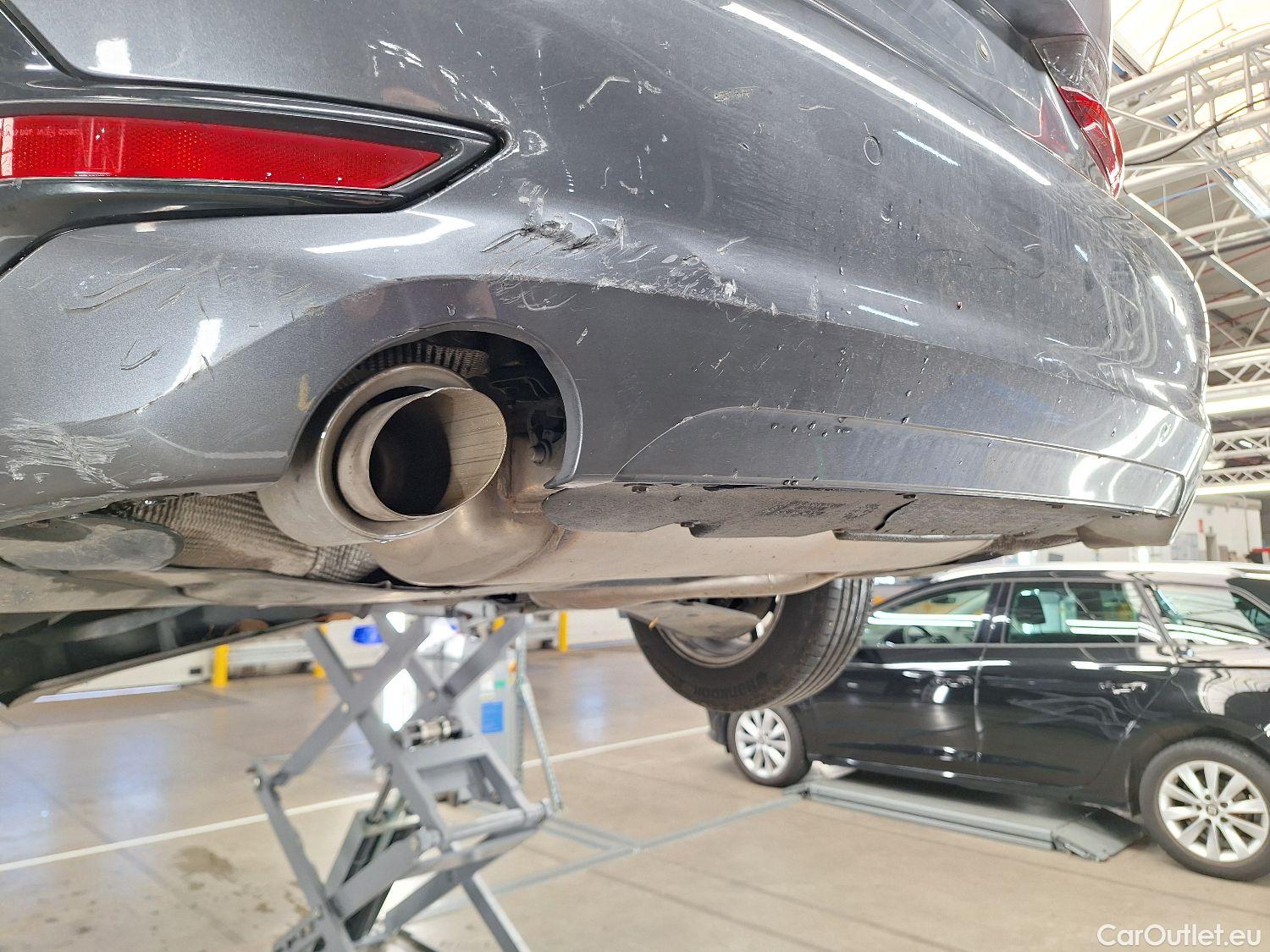  Bmw  Serie 3 BMW, 3-serie '18, BMW 3 Reeks Berline 318iA (115 kW) 4d #29