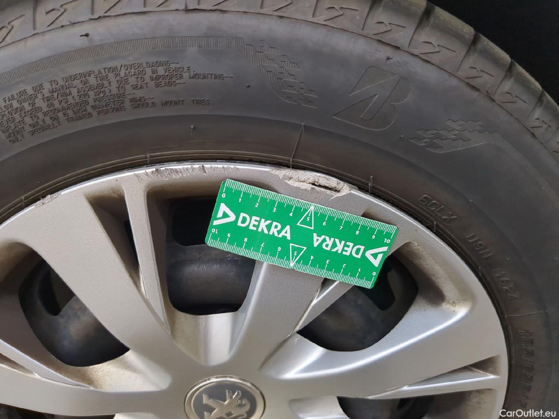  Peugeot  208  Affaire Premium Pack 1.2 80CV BVM5 E6dT #8