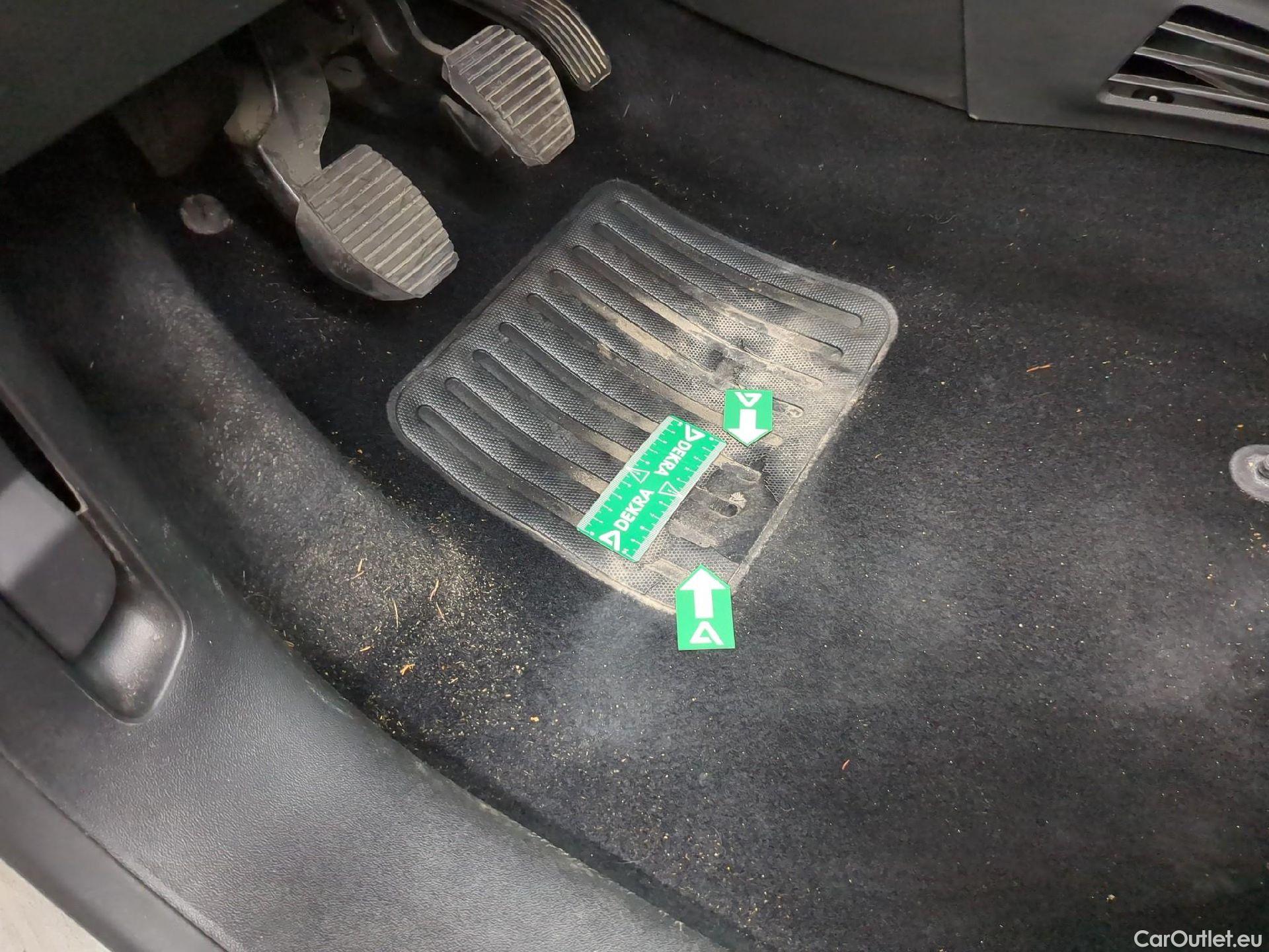  Peugeot  208  Affaire Premium Pack 1.2 80CV BVM5 E6dT #4