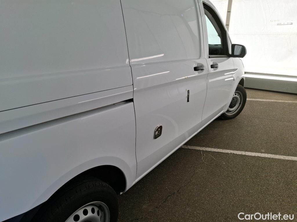  Mercedes  Vito MERCEDES-BENZ  Compact / 2020 / 4P / Fourgon tôlé 114 CDI Compact Pro #10
