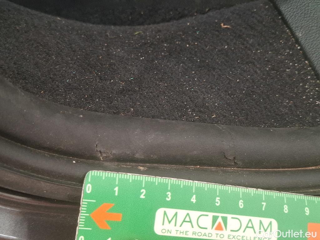  Bmw  Serie 3 BMW Série 3 Touring / 2019 / 5P / Break 316d 122ch Business Design BVA8 #12