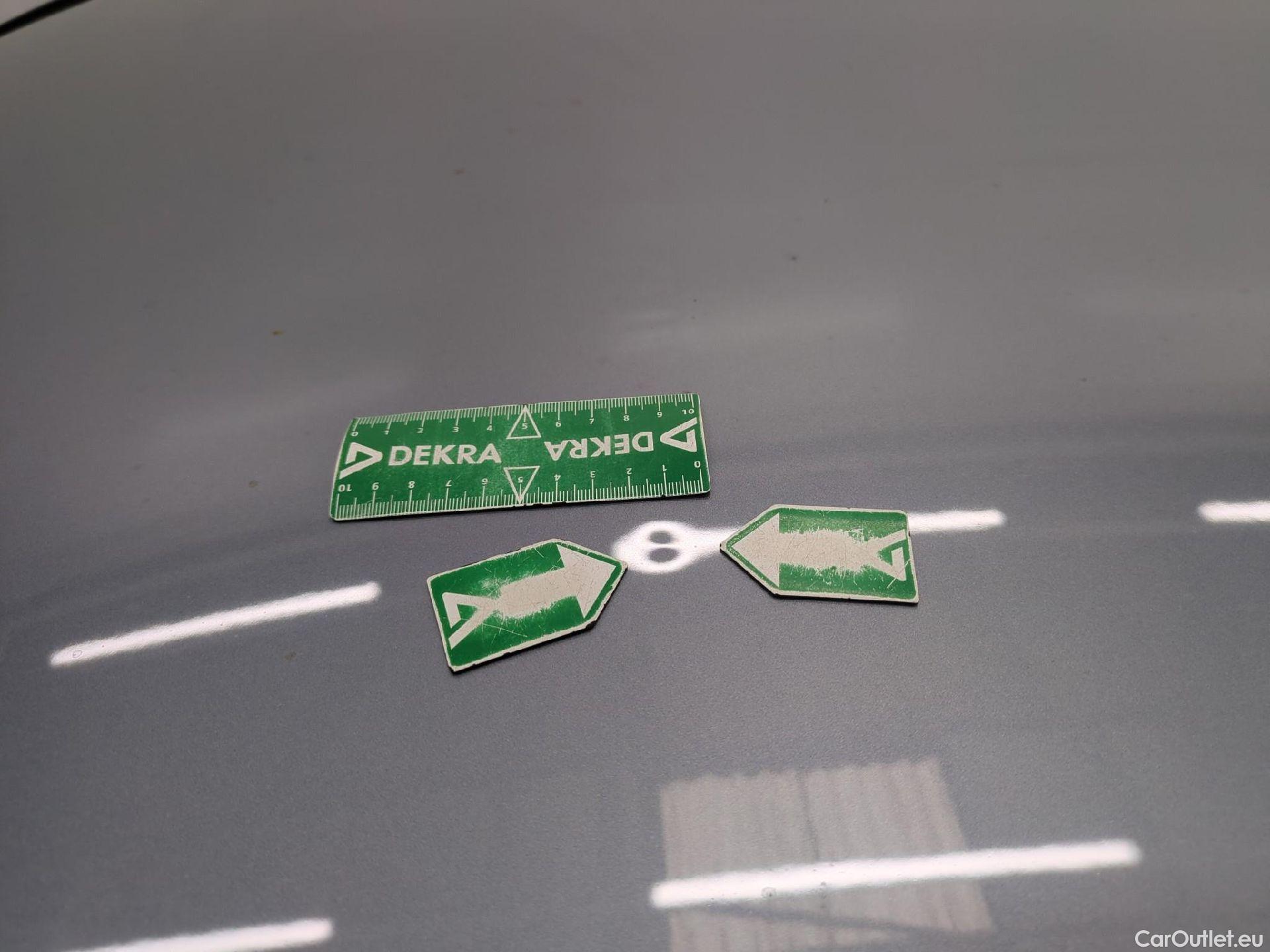  KIA  XCeed KIA  / 2019 / 5P / Crossover 1.6 GDI ISG ISG PHEV ACTIVE BUS DCT6 #34