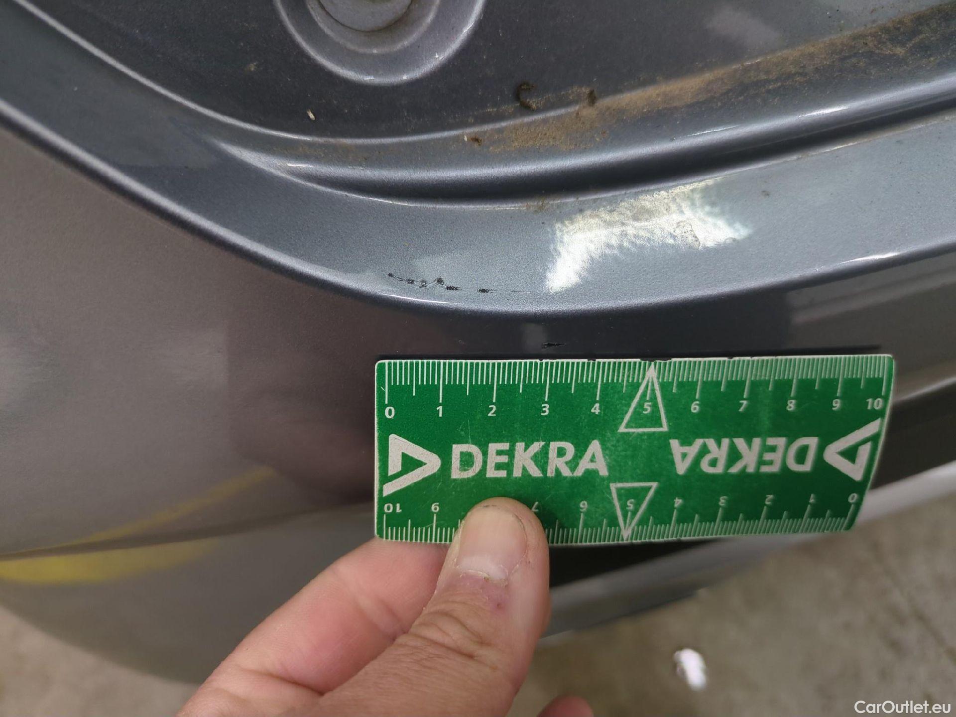  KIA  XCeed KIA  / 2019 / 5P / Crossover 1.6 GDI ISG ISG PHEV ACTIVE BUS DCT6 #27