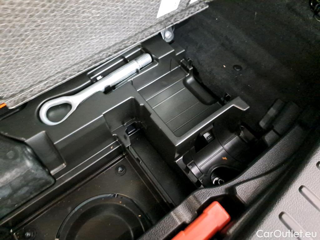  Mercedes  GLA MERCEDES-BENZ  / 2020 / 5P / SUV 1.3  250 e BUSINESS LINE DCT / VO RECONDITIONNE - PHOTOS AVANT RECONDITIONNEMENT #16