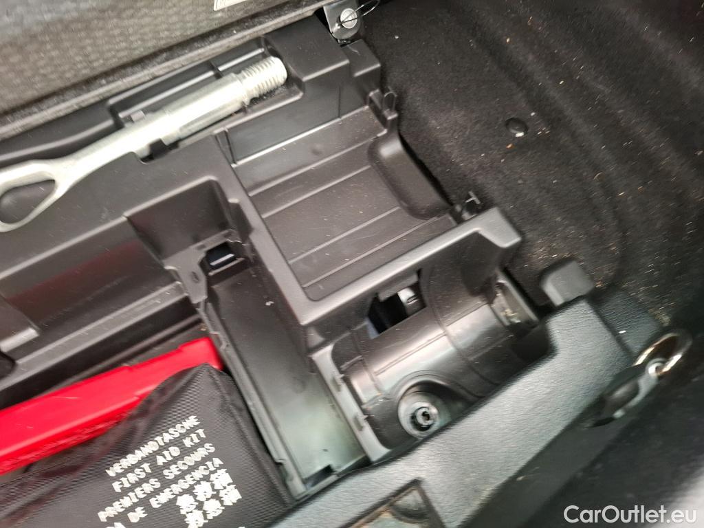  Mercedes  A-Klasse MERCEDES-BENZ Classe A Compact / 2018 / 5P / Berline A 250 e Business Line 8G-DCT / VO RECONDITIONNE - PHOTOS AVANT RECONDITIONNEMENT #16