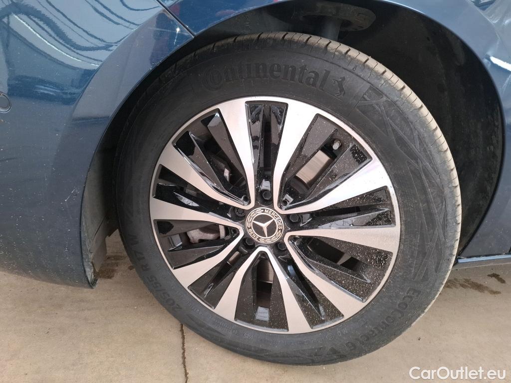  Mercedes  A-Klasse MERCEDES-BENZ Classe A Compact / 2018 / 5P / Berline A 250 e Business Line 8G-DCT / VO RECONDITIONNE - PHOTOS AVANT RECONDITIONNEMENT #17