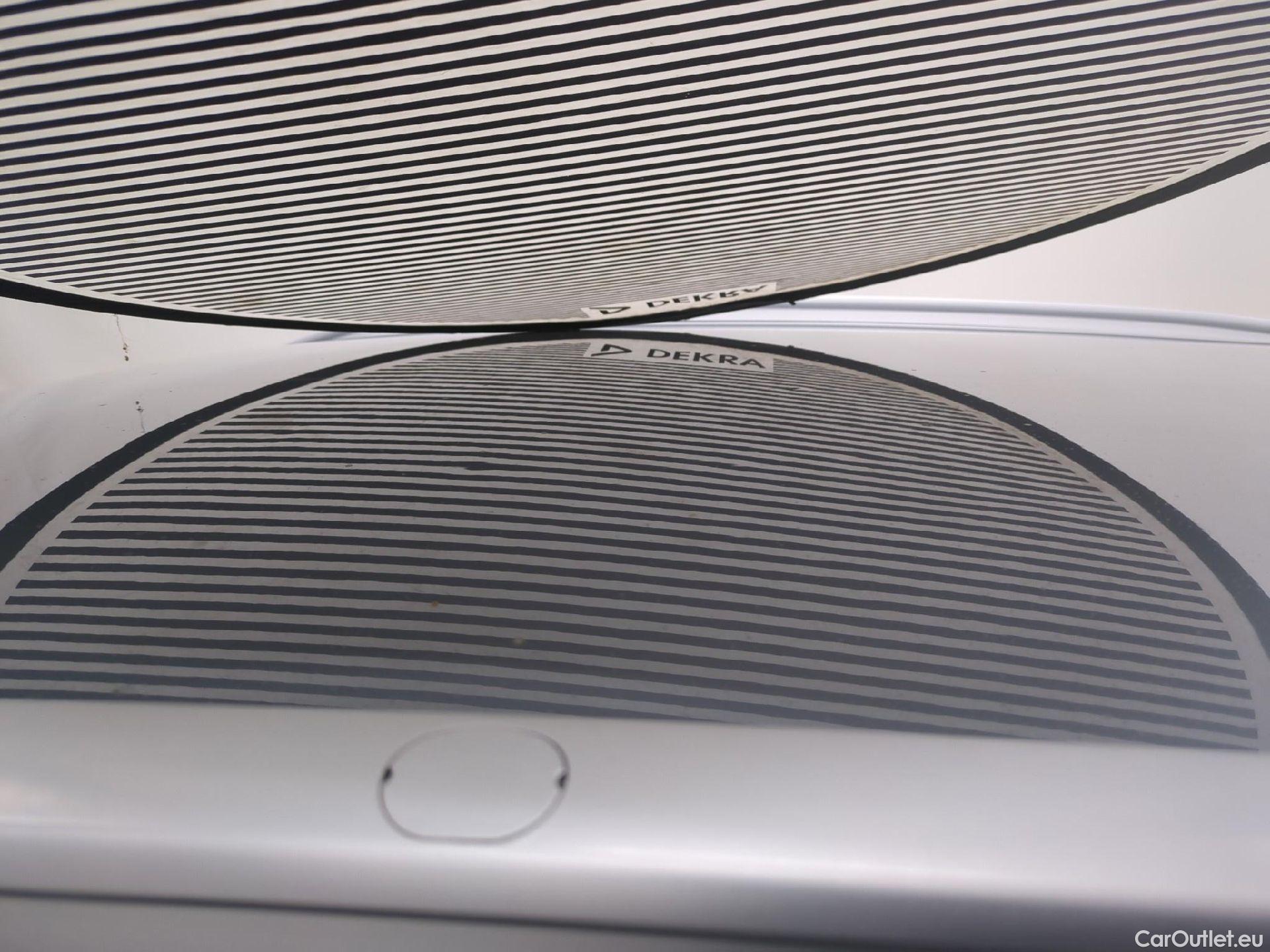  KIA  XCeed KIA  / 2019 / 5P / Crossover 1.6 GDI ISG ISG PHEV ACTIVE BUS DCT6 #31