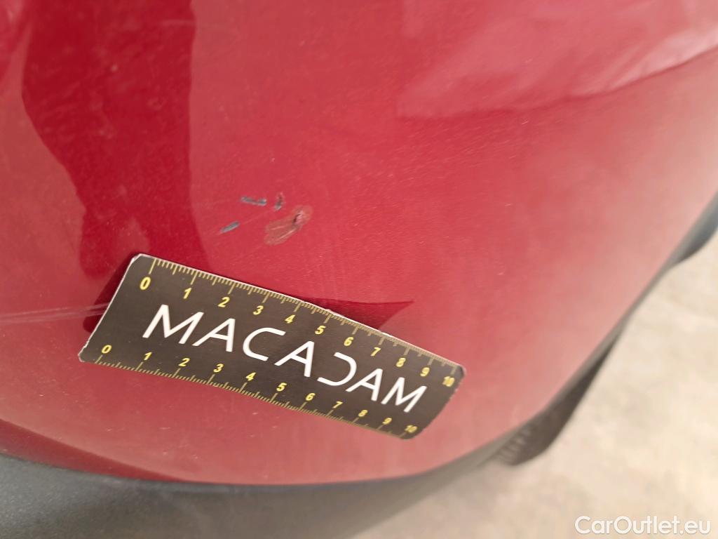  Peugeot  3008 PEUGEOT  / 2020 / 5P / SUV BlueHDi 180 S&S EAT8 GT #27