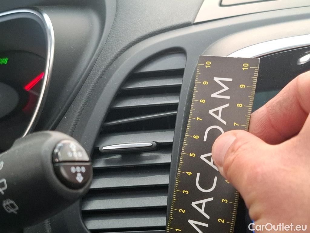  Renault  Captur RENAULT  / 2017 / 5P / Crossover Intens TCe 150 EDC FAP #2