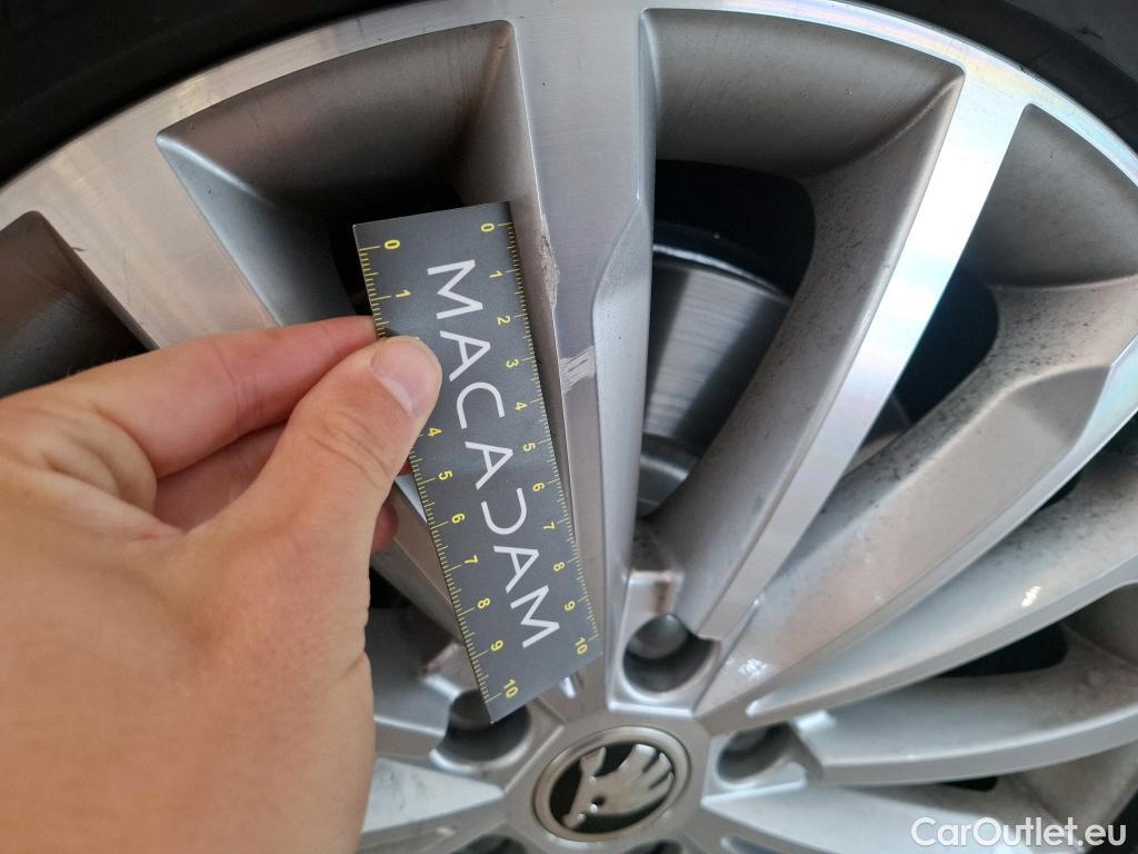  Skoda  Kodiaq SKODA  / 2016 / 5P / SUV 2.0 TDI 150 SCR DSG7 7 Pl. STYLE #12