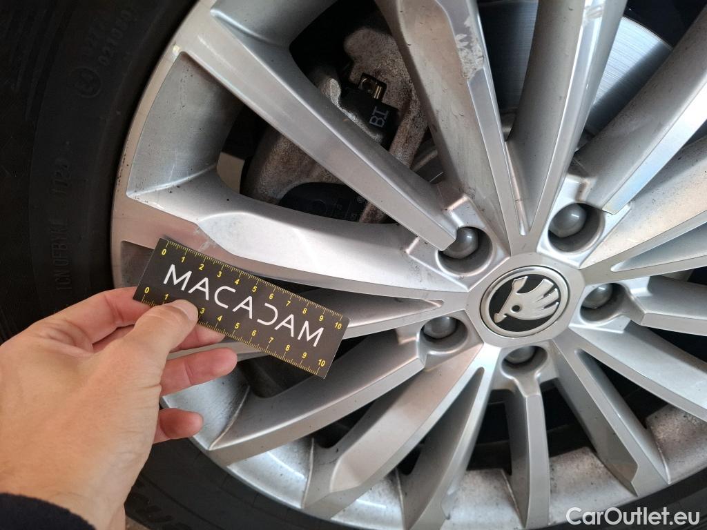  Skoda  Kodiaq SKODA  / 2016 / 5P / SUV 2.0 TDI 150 SCR DSG7 7 Pl. STYLE #14