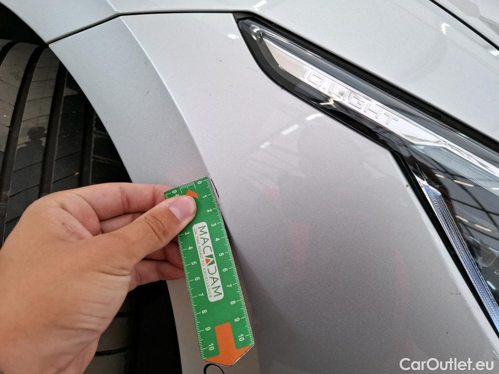  Volkswagen  Golf  VOLKSWAGEN / 2020 / 5P / Berline 2.0 TDI SCR 150 DSG7 R-Line 1st #7