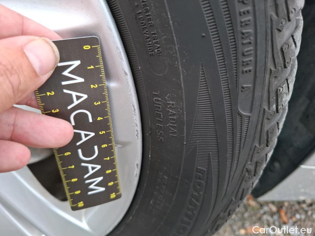  Toyota  Corolla TOYOTA  / 2018 / 5P / Berline Hybride 122h Dynamic Business Stage Acad #12