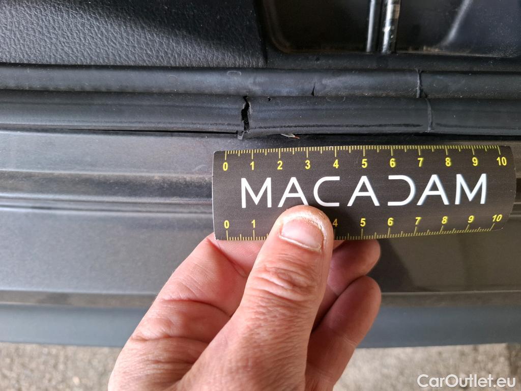  Toyota  C-HR TOYOTA  / 2016 / 5P / SUV 2.0 HYBRIDE 184 DISTINCTIVE #6