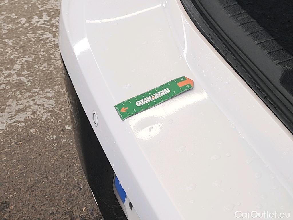  Toyota  Corolla TOYOTA  / 2018 / 5P / Berline Hybride 180h Dynamic Business #1