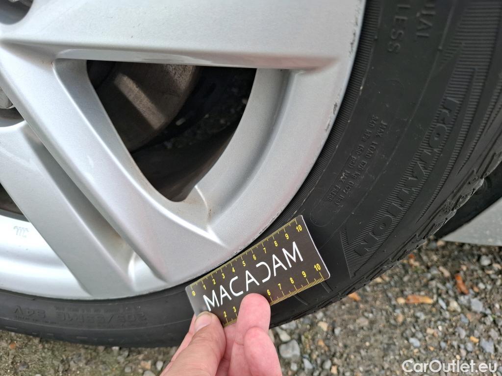  Toyota  Corolla TOYOTA  / 2018 / 5P / Berline Hybride 122h Dynamic Business Stage Acad #11