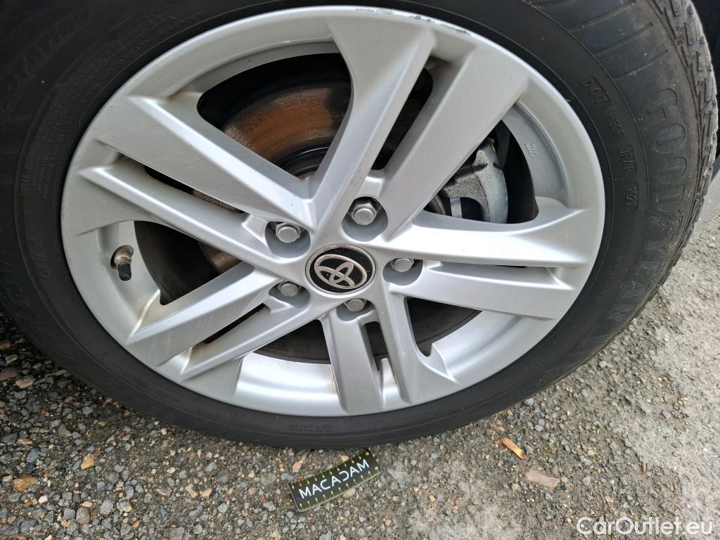  Toyota  Corolla TOYOTA  / 2018 / 5P / Berline Hybride 122h Dynamic Business Stage Acad #18