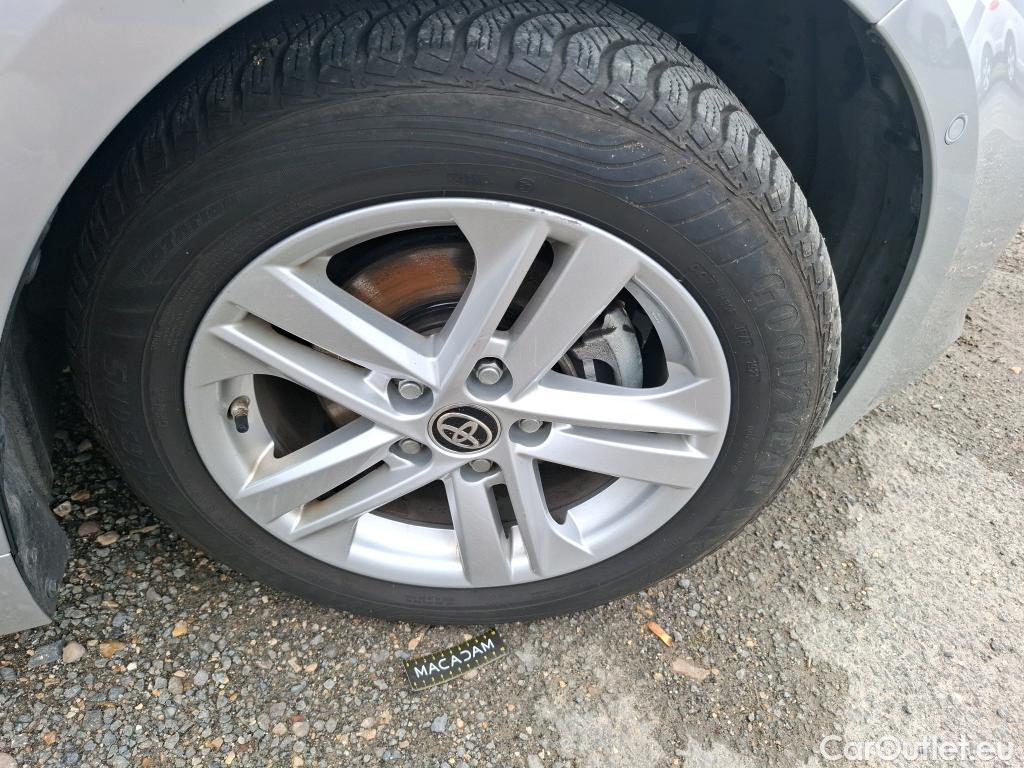  Toyota  Corolla TOYOTA  / 2018 / 5P / Berline Hybride 122h Dynamic Business Stage Acad #17