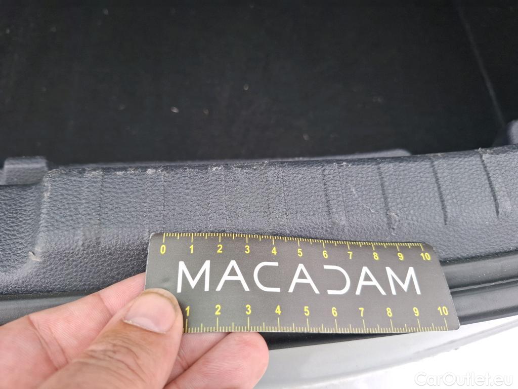  Toyota  Corolla TOYOTA  / 2018 / 5P / Berline Hybride 122h Dynamic Business Stage Acad #24