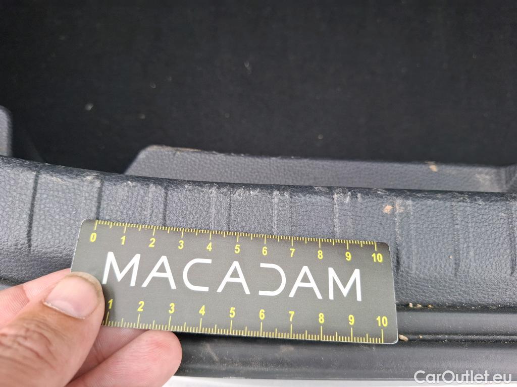  Toyota  Corolla TOYOTA  / 2018 / 5P / Berline Hybride 122h Dynamic Business Stage Acad #23