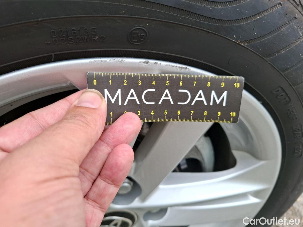  Toyota  Corolla TOYOTA  / 2018 / 5P / Berline Hybride 122h Dynamic Business Stage Acad #19