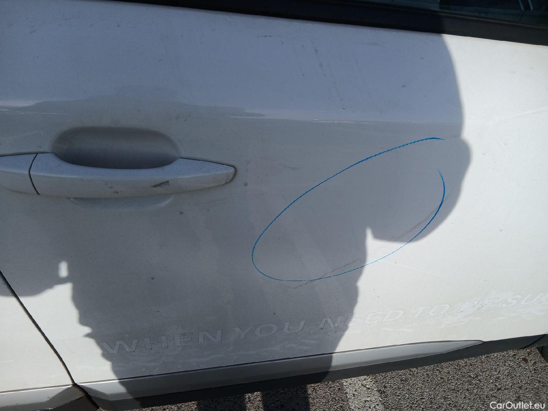  Peugeot  2008 PEUGEOT  / 2019 / 5P / todoterreno Allure BlueHDI 81kW (110CV) #34