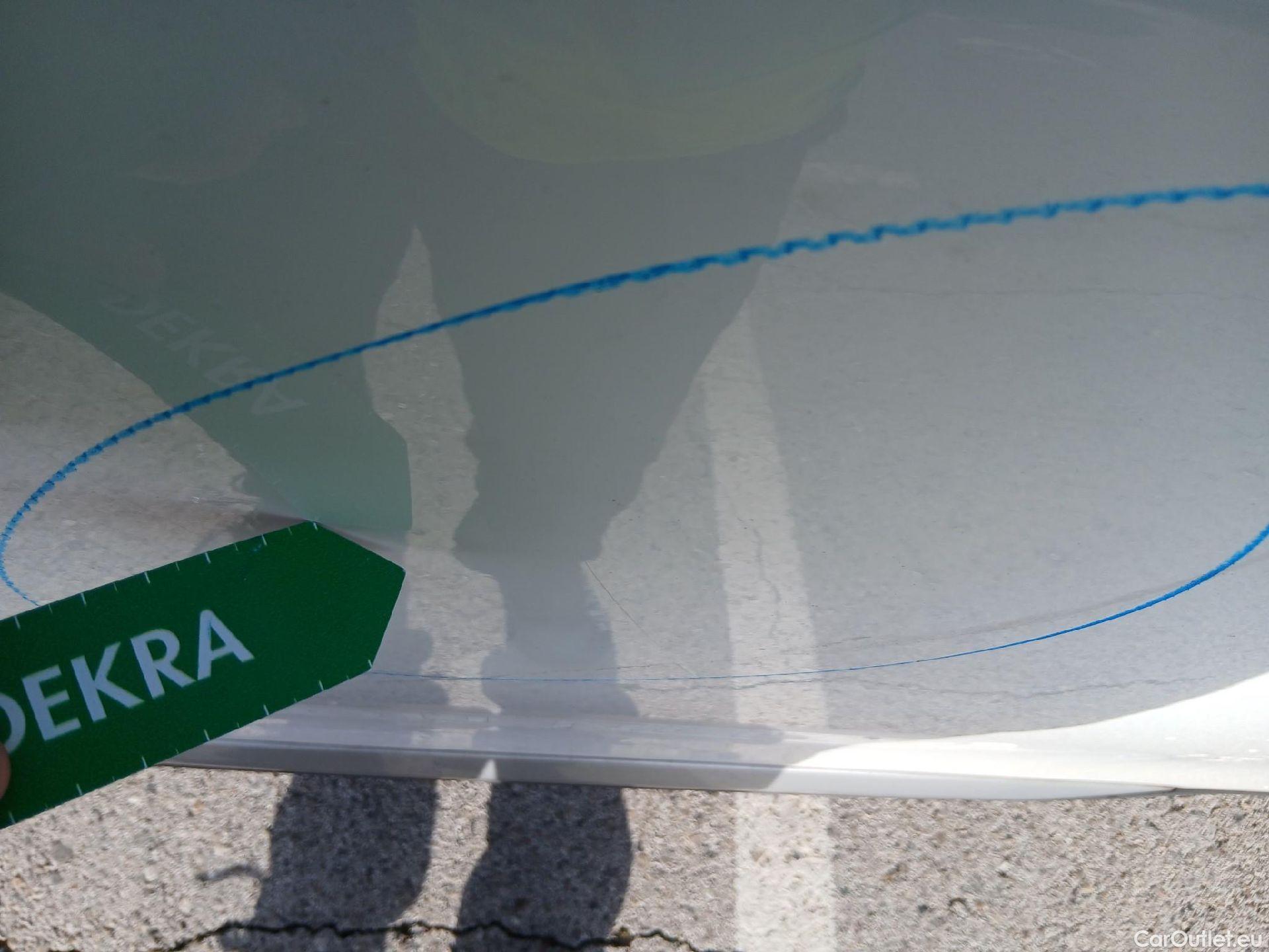  Peugeot  2008 PEUGEOT  / 2019 / 5P / todoterreno Allure BlueHDI 81kW (110CV) #35