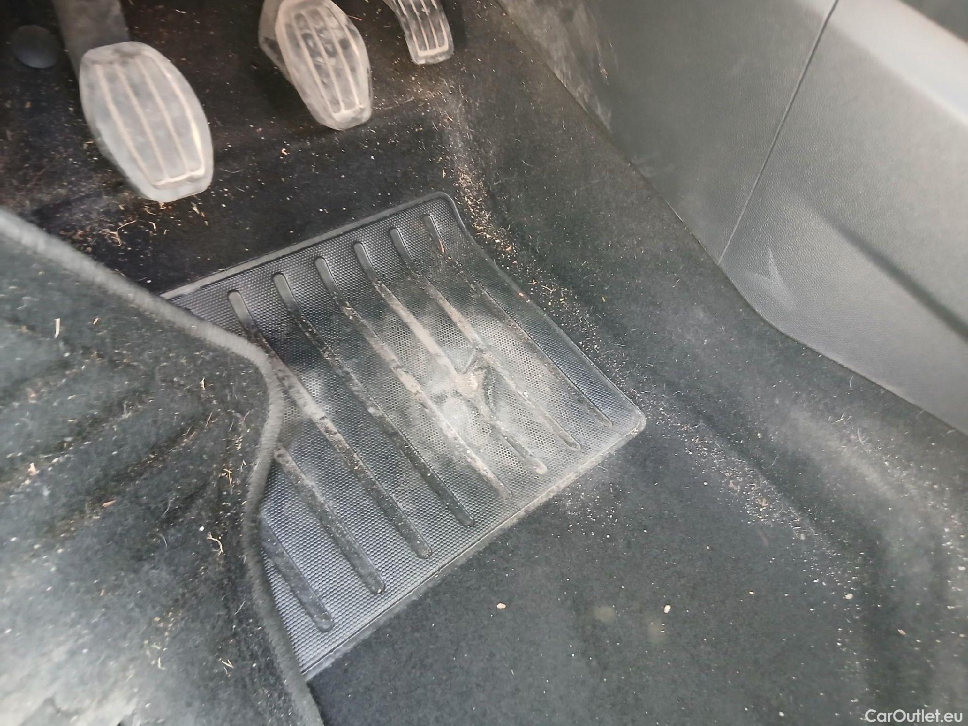  Peugeot  2008 PEUGEOT  / 2019 / 5P / todoterreno Allure BlueHDI 81kW (110CV) #5