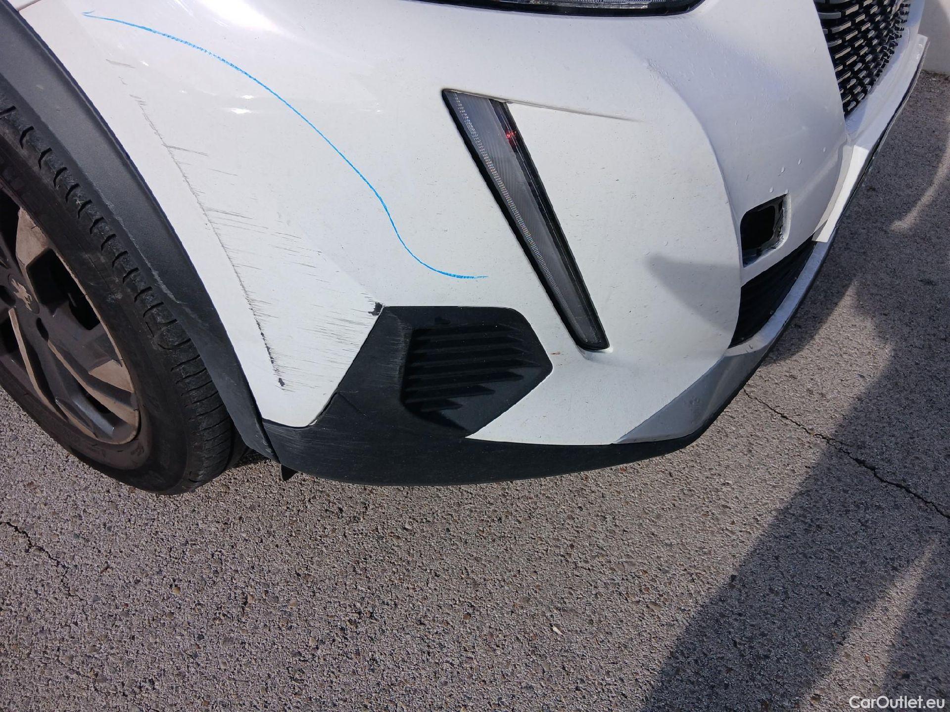  Peugeot  2008 PEUGEOT  / 2019 / 5P / todoterreno Allure BlueHDI 81kW (110CV) #14