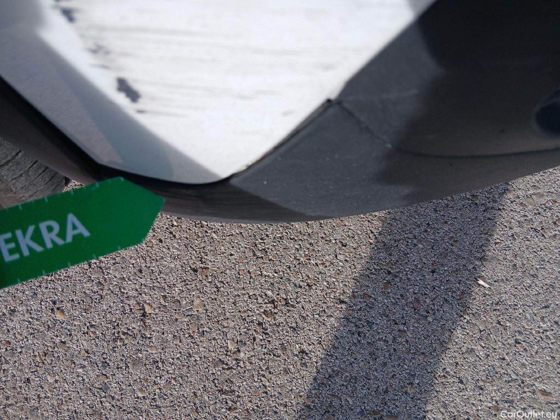  Peugeot  2008 PEUGEOT  / 2019 / 5P / todoterreno Allure BlueHDI 81kW (110CV) #15