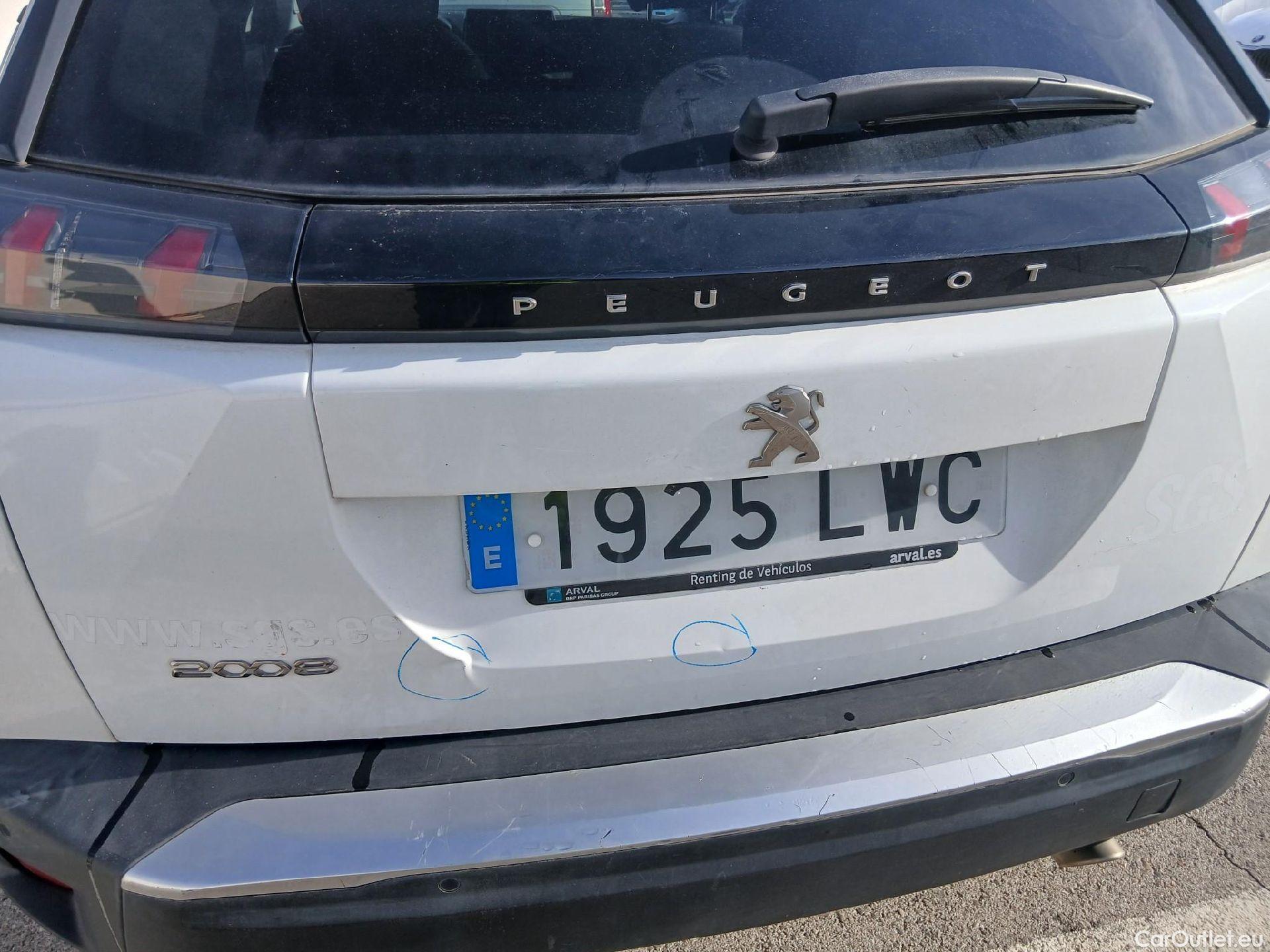  Peugeot  2008 PEUGEOT  / 2019 / 5P / todoterreno Allure BlueHDI 81kW (110CV) #21