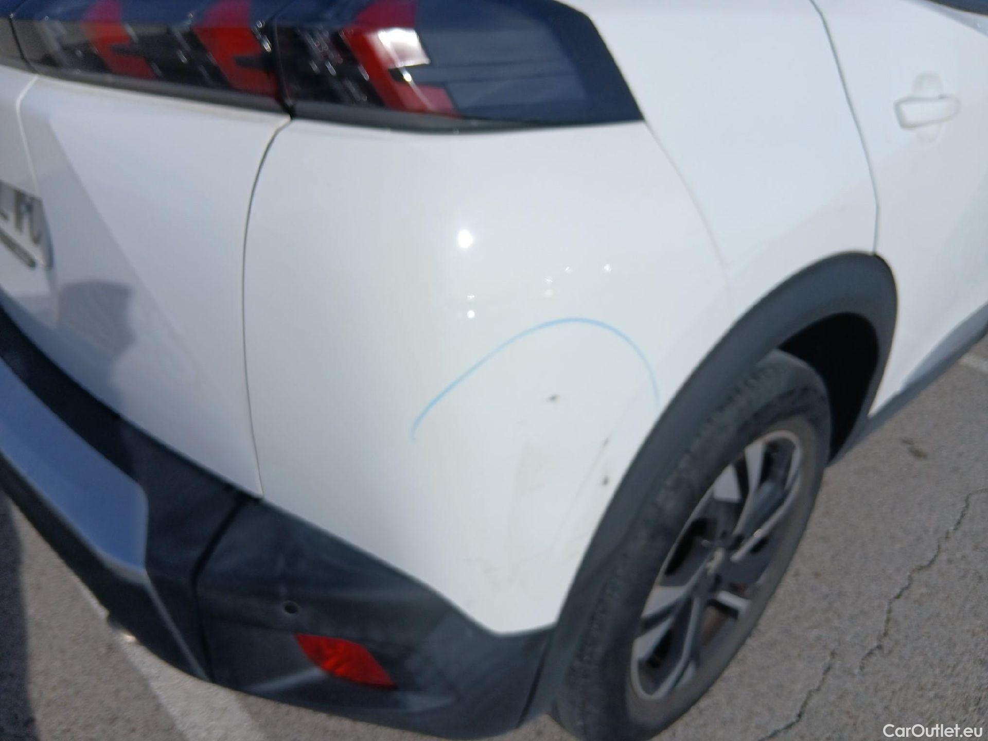  Peugeot  2008 PEUGEOT  / 2019 / 5P / todoterreno Allure BlueHDI 81kW (110CV) #23