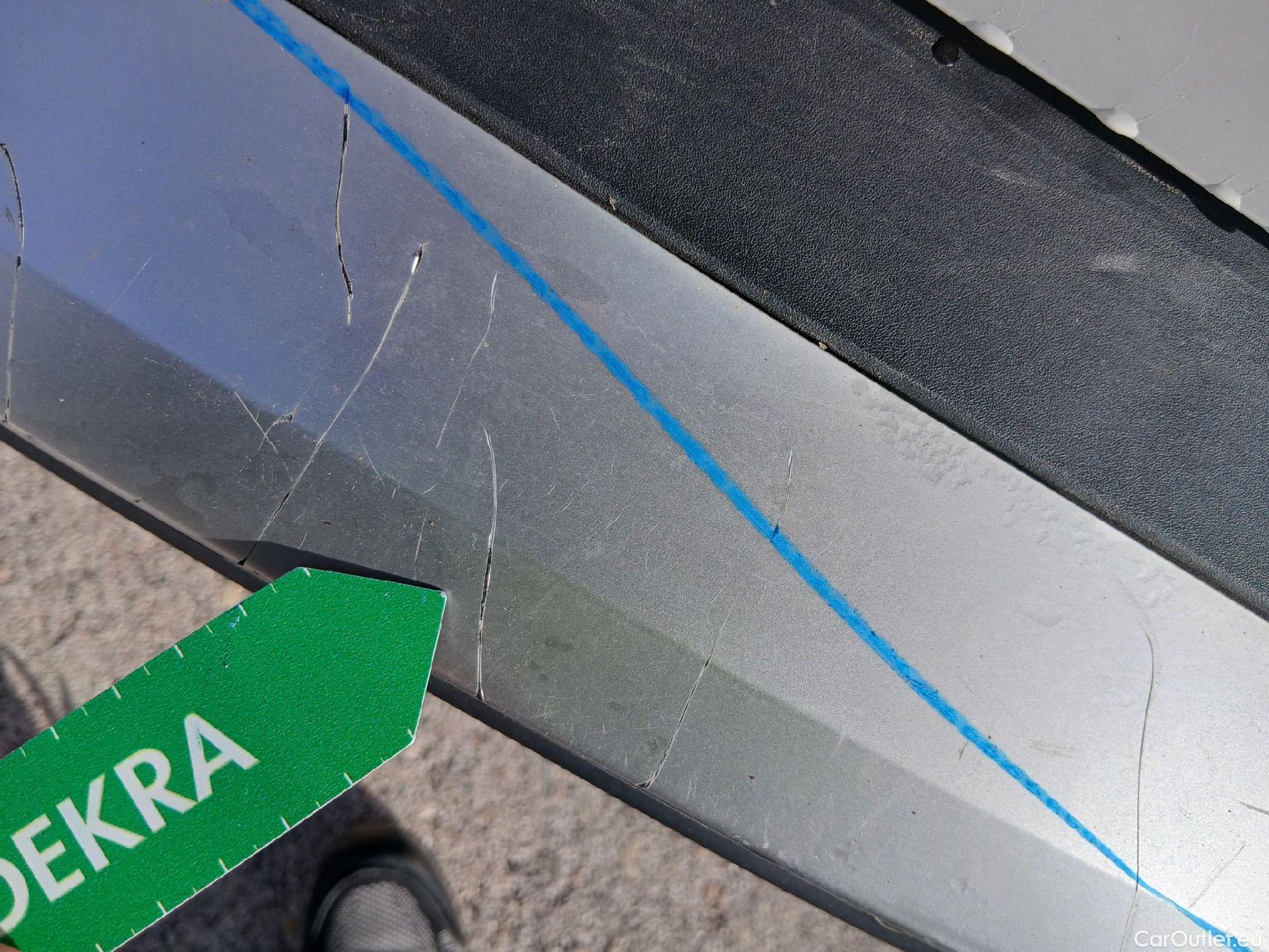  Peugeot  2008 PEUGEOT  / 2019 / 5P / todoterreno Allure BlueHDI 81kW (110CV) #26