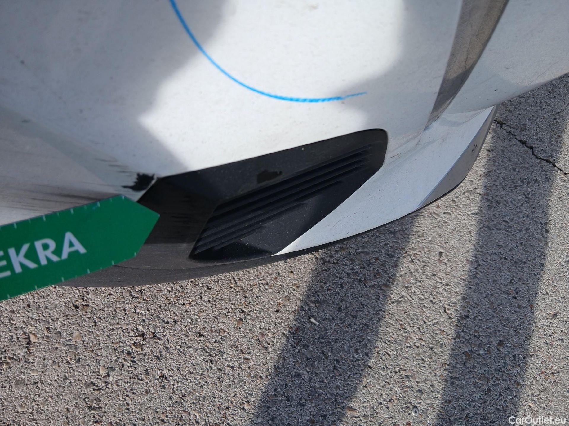  Peugeot  2008 PEUGEOT  / 2019 / 5P / todoterreno Allure BlueHDI 81kW (110CV) #12