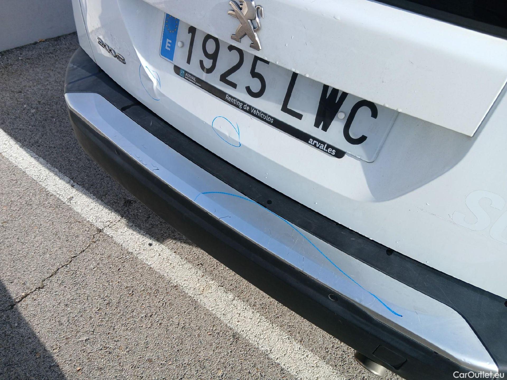  Peugeot  2008 PEUGEOT  / 2019 / 5P / todoterreno Allure BlueHDI 81kW (110CV) #27