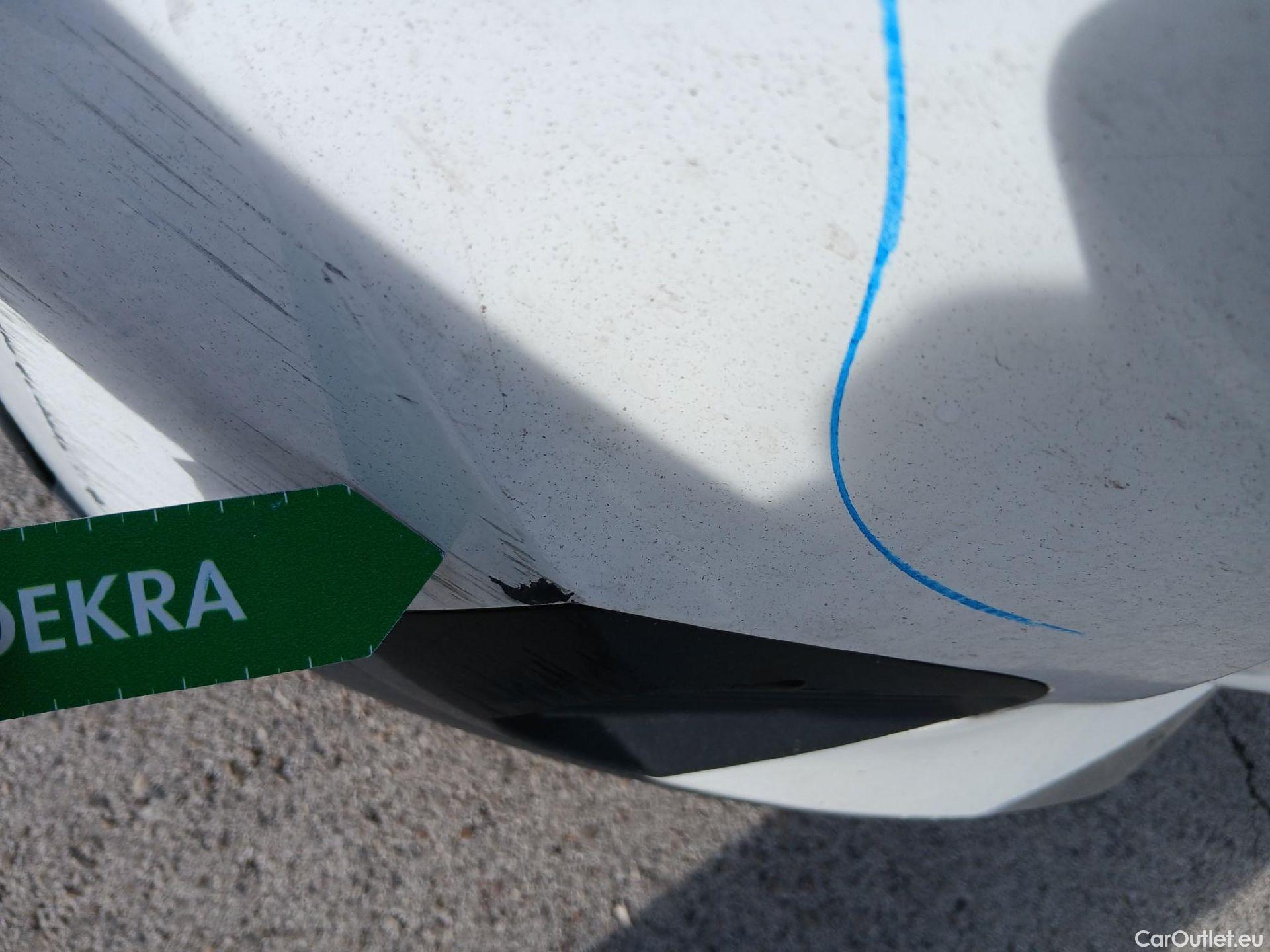  Peugeot  2008 PEUGEOT  / 2019 / 5P / todoterreno Allure BlueHDI 81kW (110CV) #11