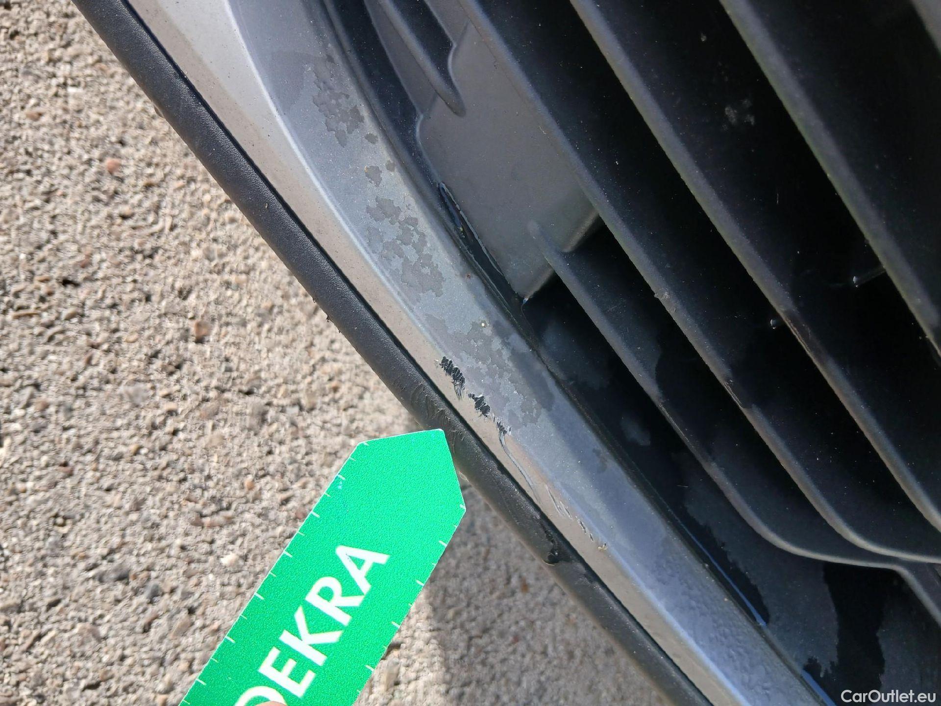  Peugeot  2008 PEUGEOT  / 2019 / 5P / todoterreno Allure BlueHDI 81kW (110CV) #18