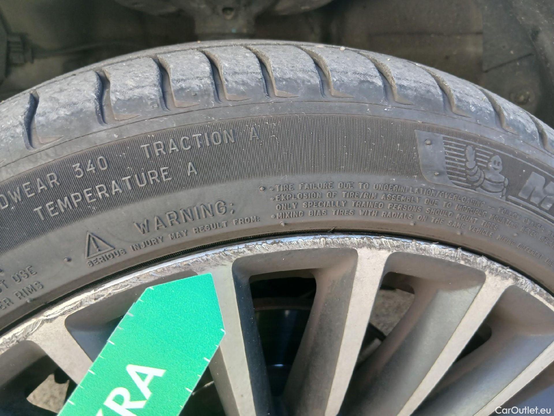  Fiat  500 FIAT  / 2015 / 3P / berlina con portón 1.2 8v 51kW (69CV) Mirror Fleet(SP) #1