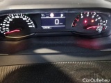  Peugeot  2008 PEUGEOT  / 2019 / 5P / CROSSOVER BLUEHDI 130 EAT8 ALLURE S/S AUT. #4