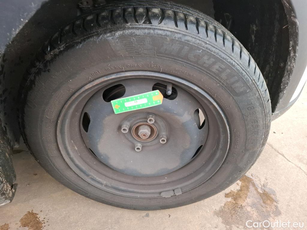  Citroen  C3  Feel 1.2 PureTech 80CV BVM5 E6 #4