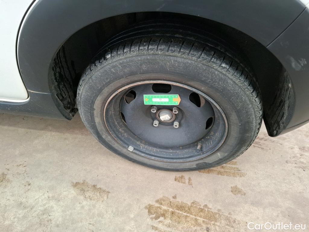  Citroen  C3  Feel 1.2 PureTech 80CV BVM5 E6 #7