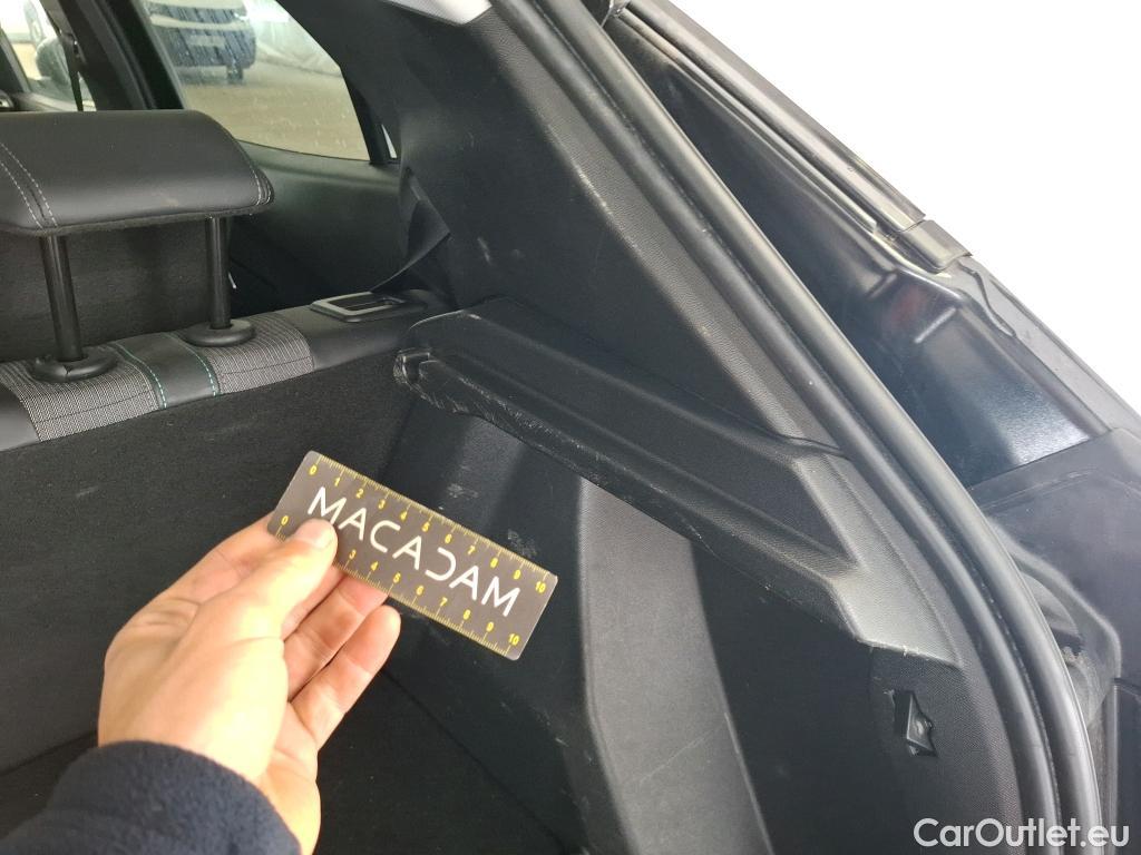  Peugeot  2008  Allure Pack 1.5 HDi 110CV BVM6 E6d #50