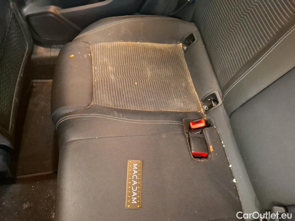  Mercedes  GLA MERCEDES-BENZ  / 2020 / 5P / SUV 1.3  250 e BUSINESS LINE DCT #19