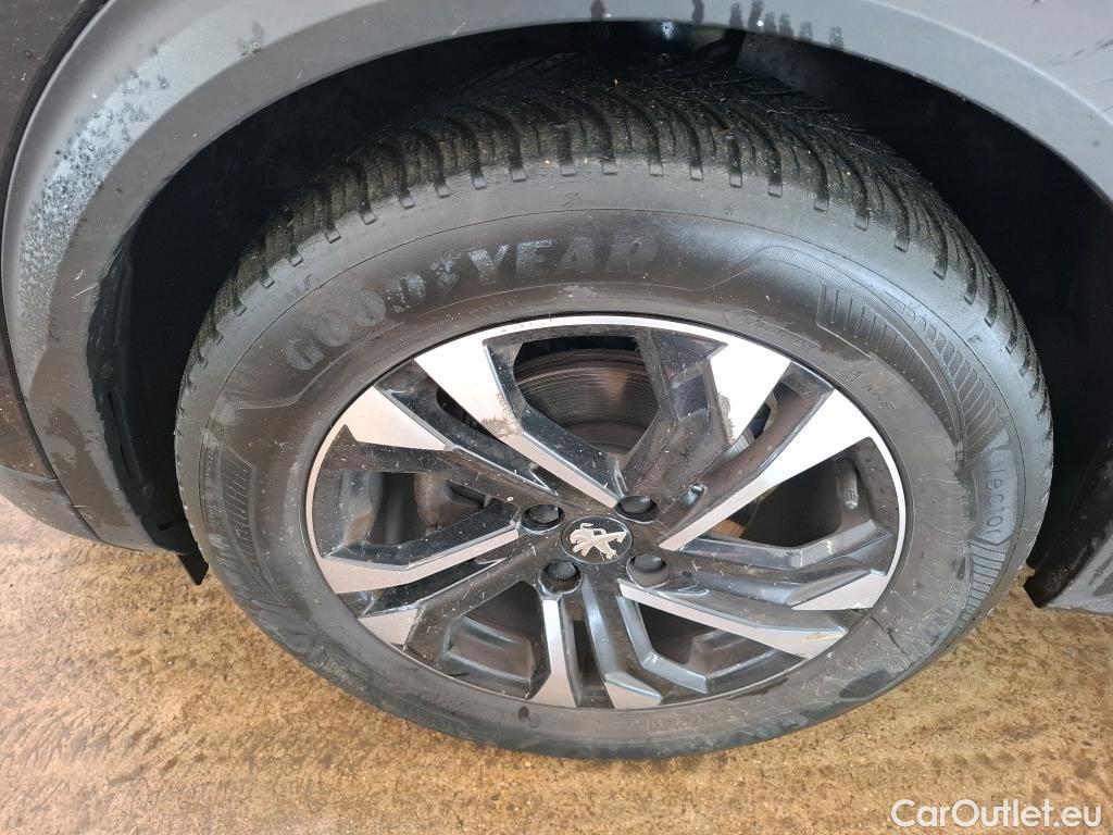  Peugeot  2008  Allure Pack 1.5 HDi 110CV BVM6 E6d #40