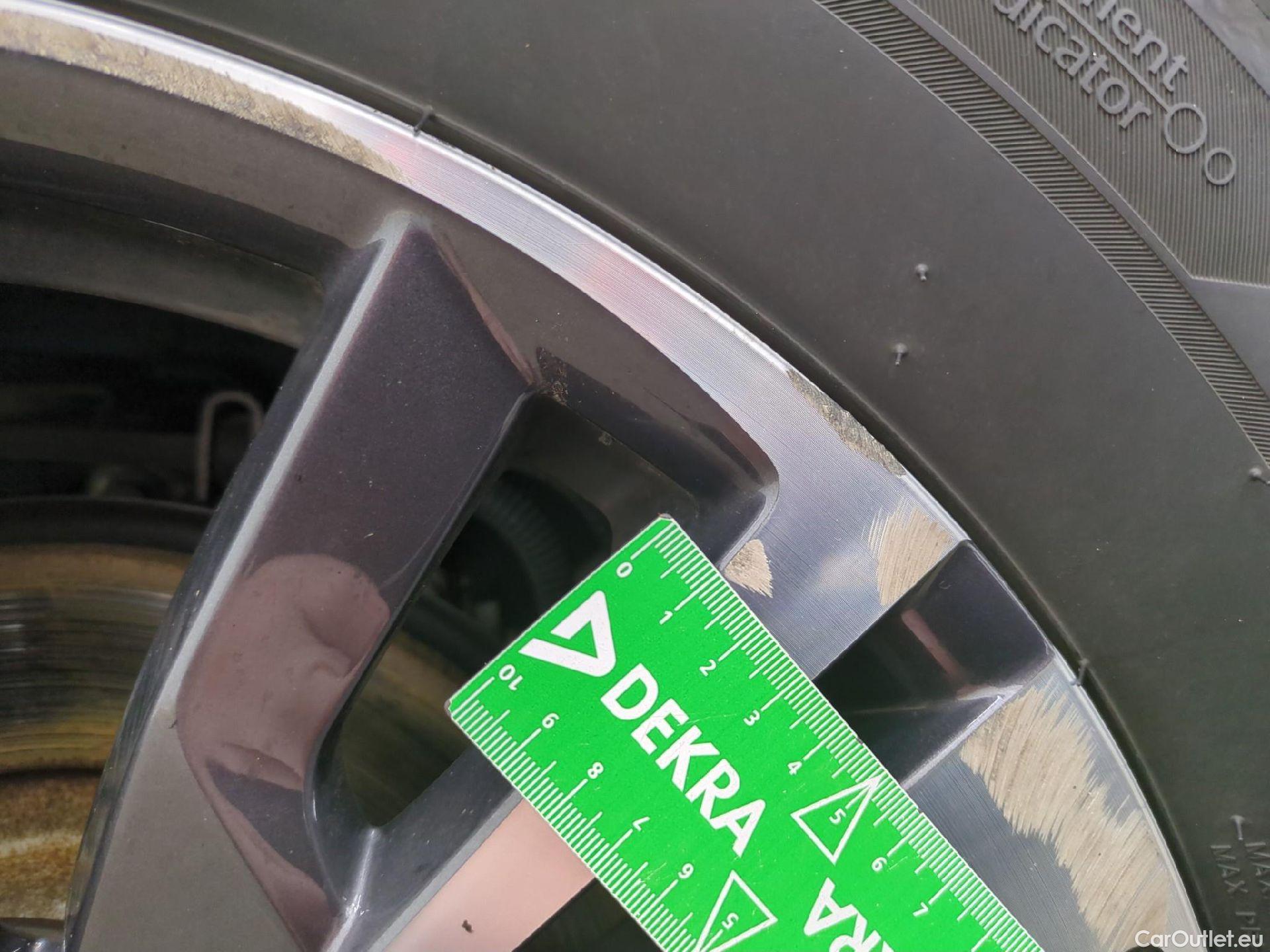  Peugeot  3008 PEUGEOT  / 2020 / 5P / SUV 1.6 HYBRID 225 E-EAT8 Allure Pack #13